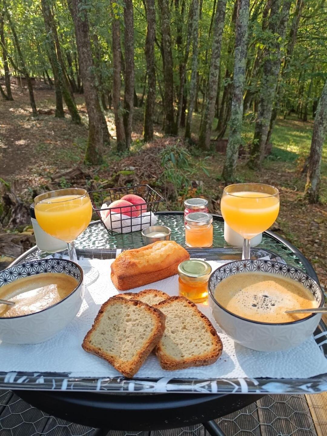 Le Gite De La Cabane De L'Oiseau Couze-et-Saint-Front Dış mekan fotoğraf