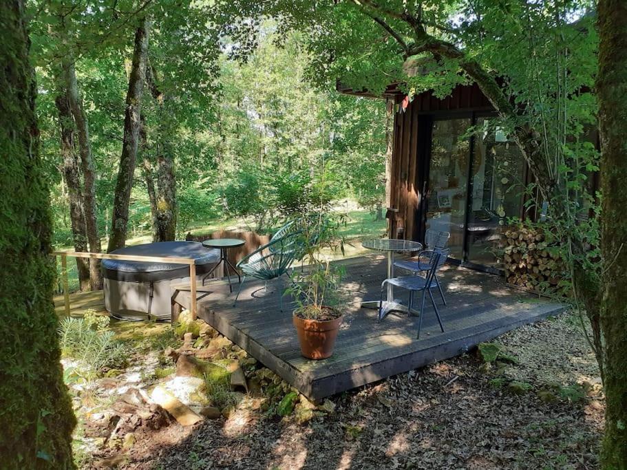 Le Gite De La Cabane De L'Oiseau Couze-et-Saint-Front Dış mekan fotoğraf